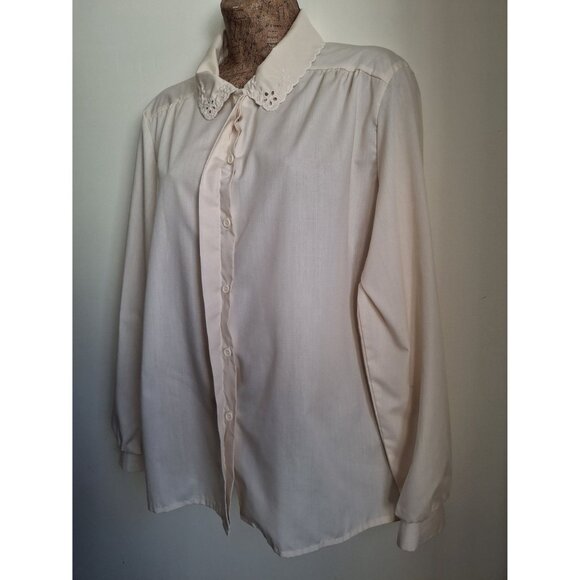 Vintage Cream Button-Up Blouse With Embroidered Lace Collar & Long Sleeves - Picture 5 of 14
